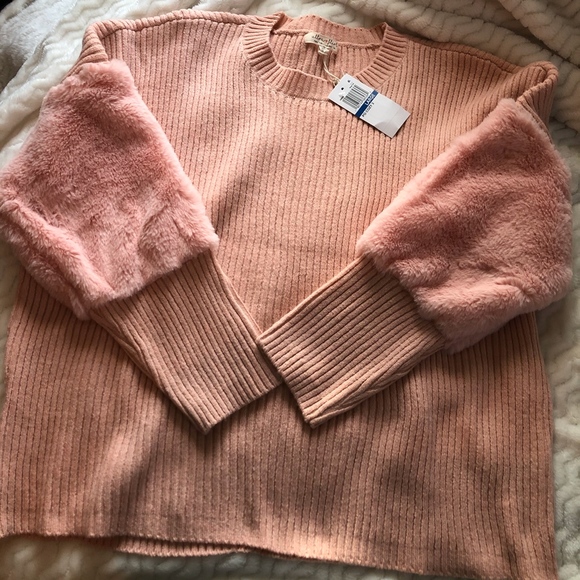 Ultra Flirt Sweaters - Ultra Flirt Women's Rose Tan Sweater, Size Large